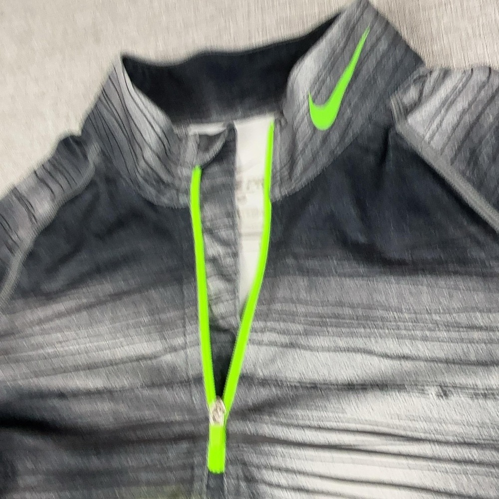 Nike Pro Dri-FIT Shirt Womens Small‎ Gray Striped 1/4 Zip Mock Neck Athletic Top